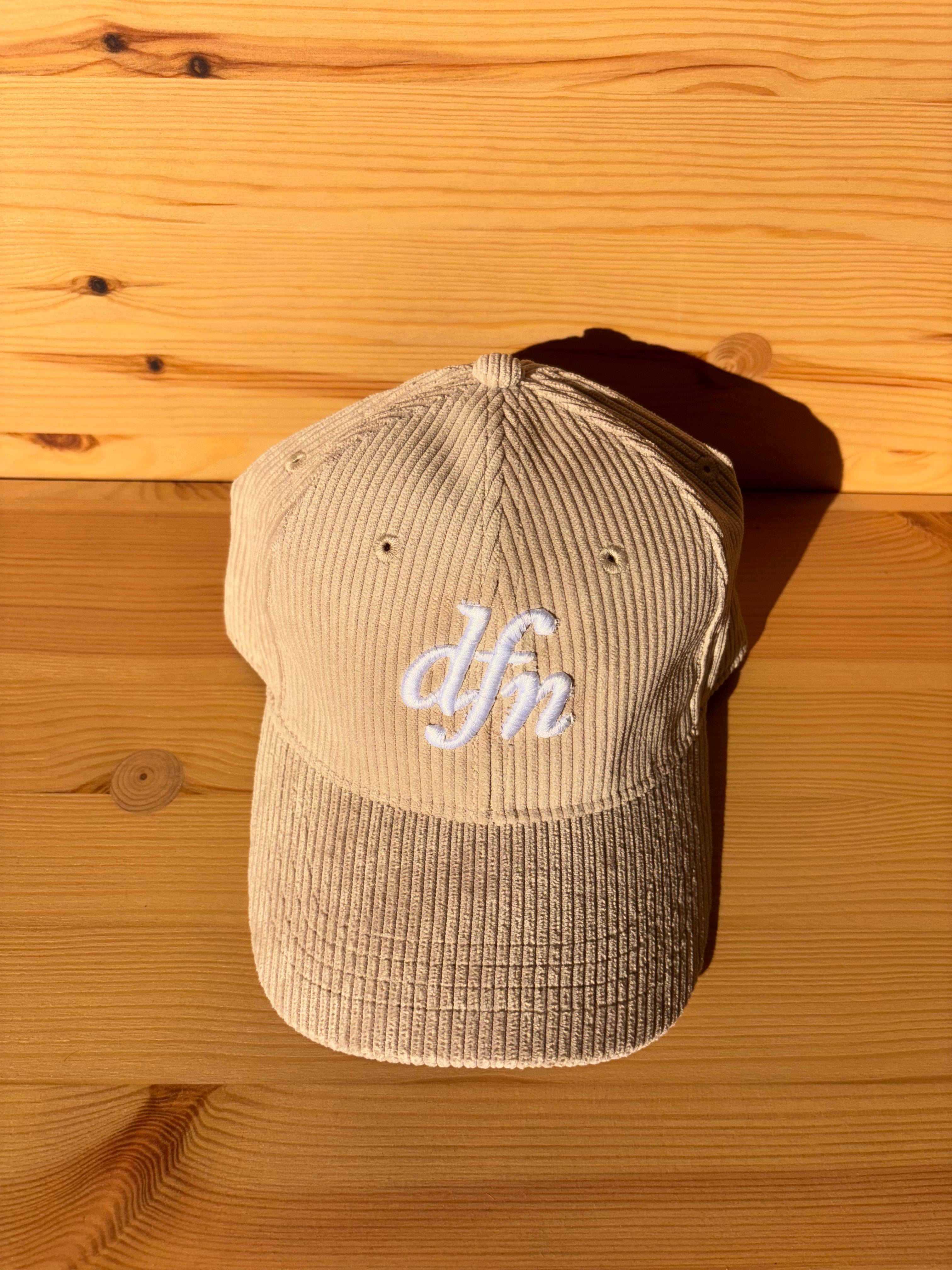 dolce far niente cap beige